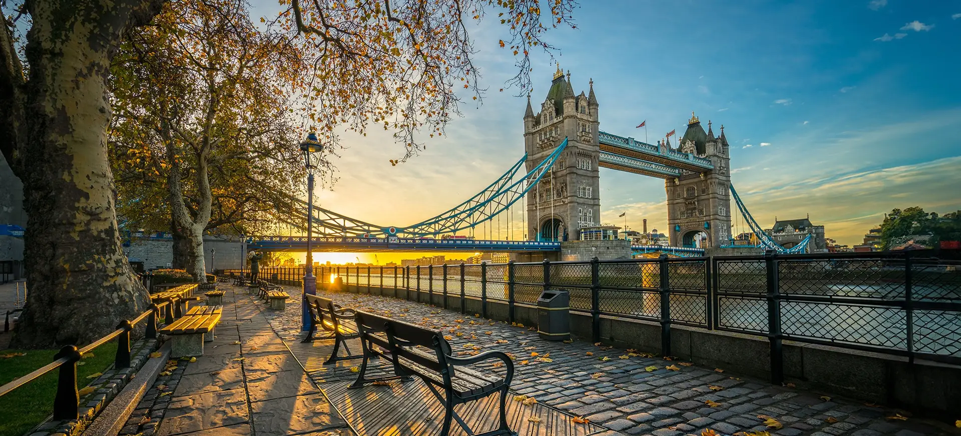 Tower Bridge at sunrise in autumn